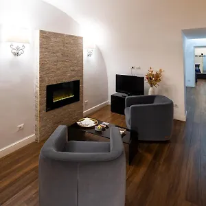 https://le-piccole-lune-di-monti.it-romehotels.com